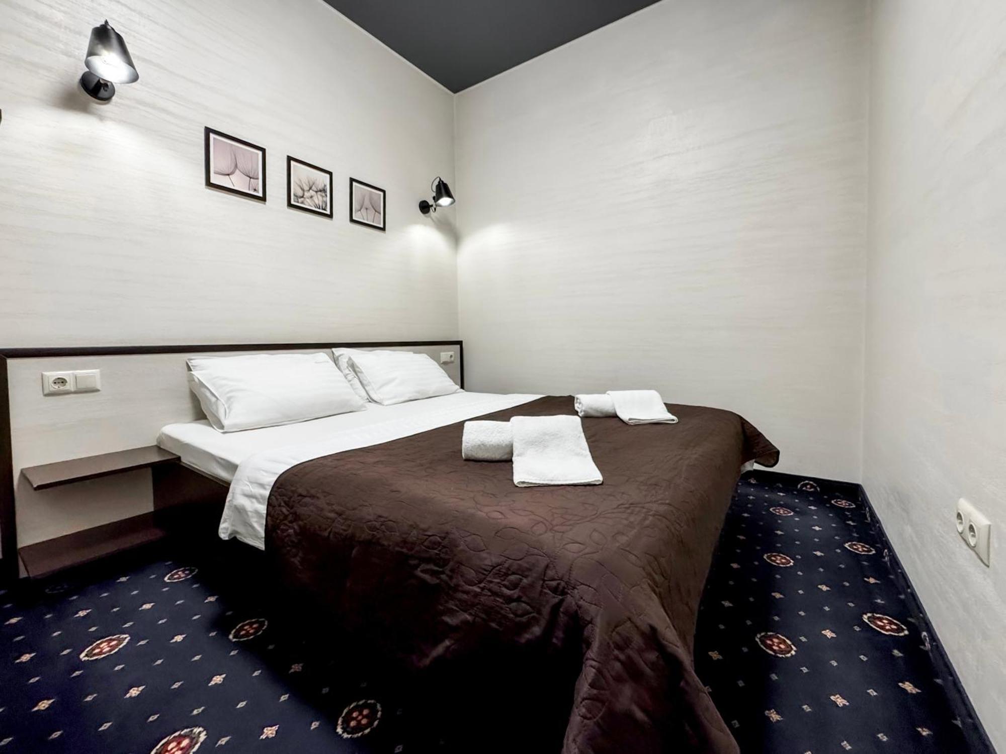 Apartments On Zaliznychna 49 Ιβανό-Φρανκίβσκ Εξωτερικό φωτογραφία