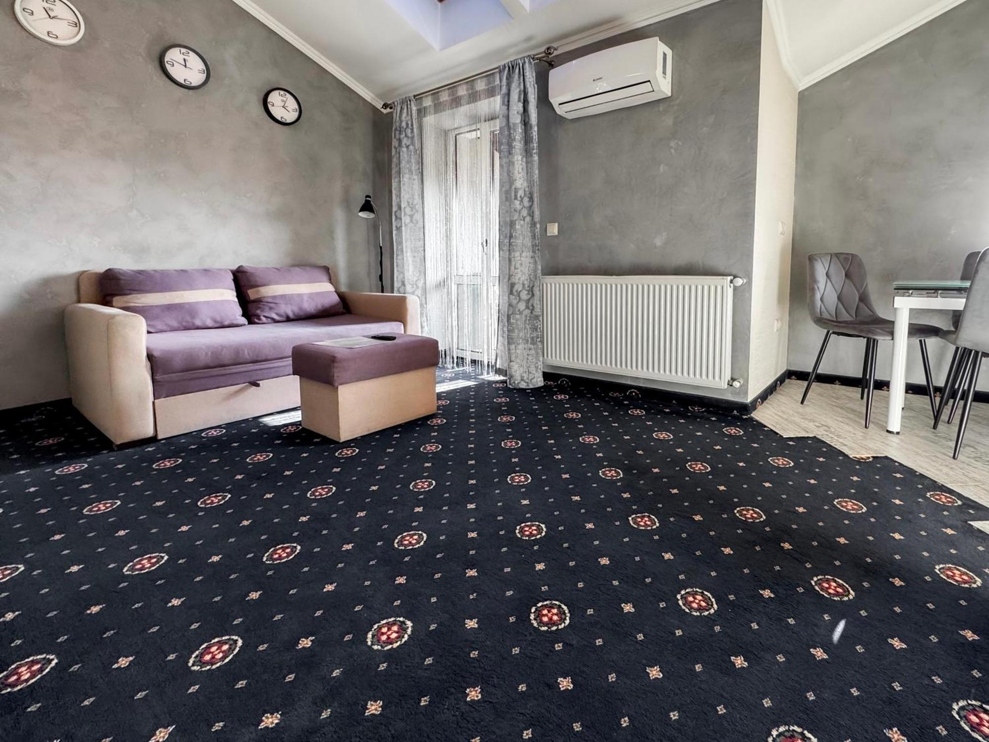 Apartments On Zaliznychna 49 Ιβανό-Φρανκίβσκ Εξωτερικό φωτογραφία