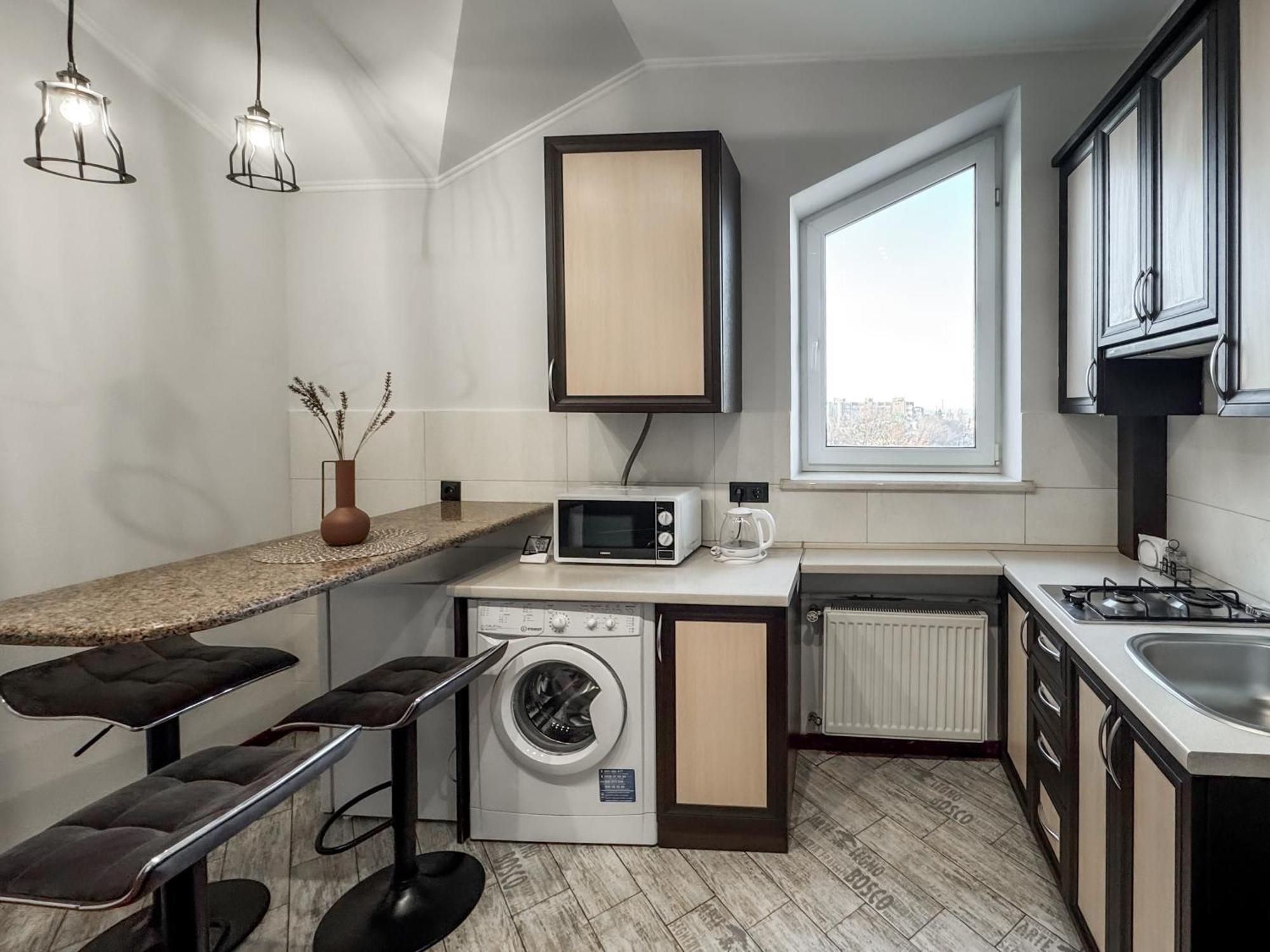 Apartments On Zaliznychna 49 Ιβανό-Φρανκίβσκ Εξωτερικό φωτογραφία